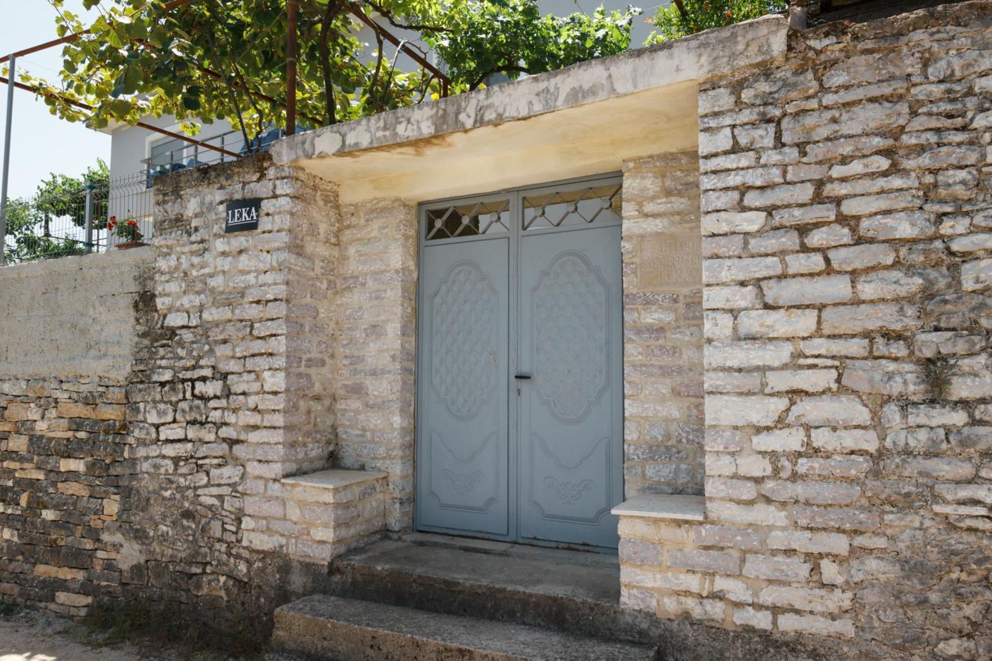 Leka Guesthouse Gjirokastër Exterior foto