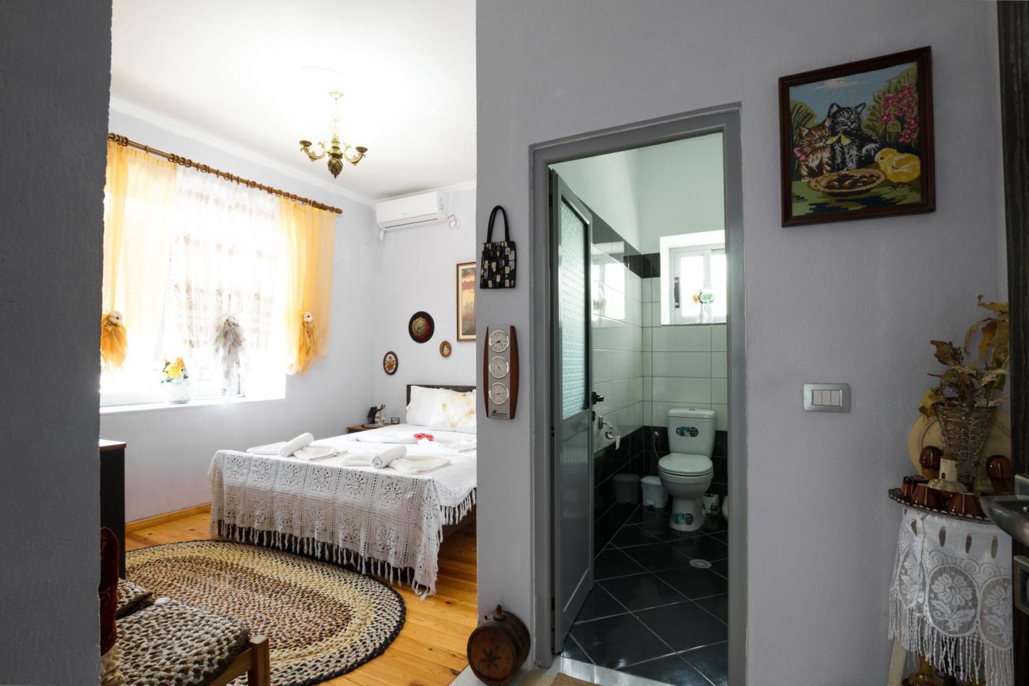 Leka Guesthouse Gjirokastër Exterior foto